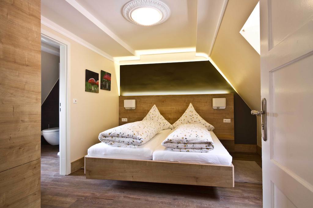 Sankt Annagut Hotell Burrweiler Rum bild